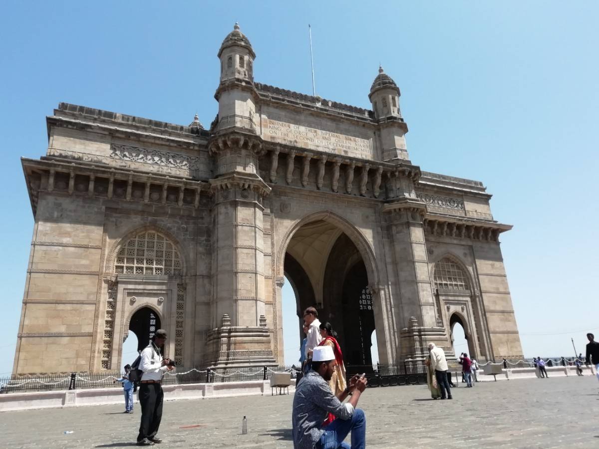 インド門にハッジ アリー霊廟 ムンバイ観光に行ってきました ムンバイの街と歴史 わたなべ インドインターン日記 Vol 26 Npo法人わぴねす